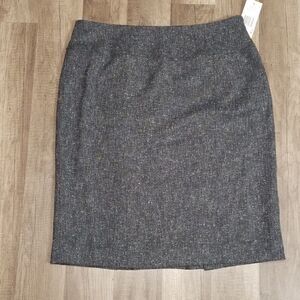 Anne Klein stretch black multi colored skirt